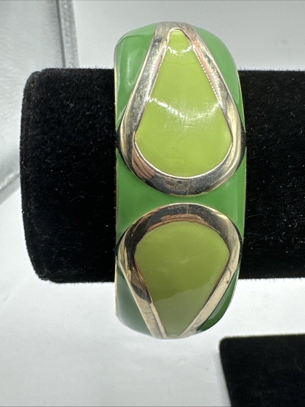Vintage Liz & Co BANGLE Two Toned Green BRACELET Hinged ENAMEL Goldtone 7.5"
